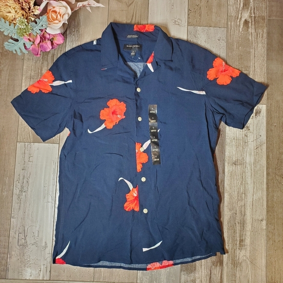 NWT BANANA REPUBLIC Men's Standard Fit Rayon Vacation Shirt Size Small Blue - Picture 8 of 16